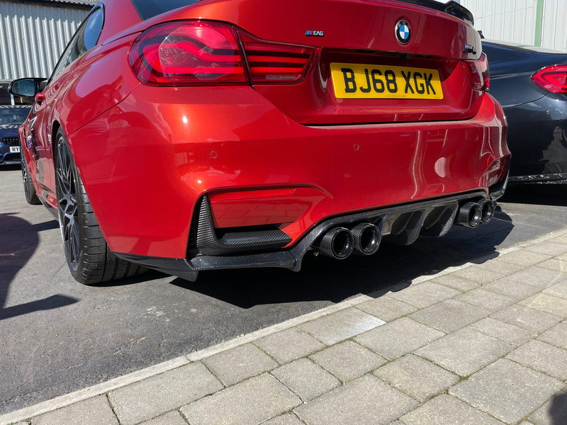 Load image into Gallery viewer, BMW M3 &amp; M4 F80 F81 F82 REAR CARBON FIBRE BUMPER CANARDS - CT Carbon
