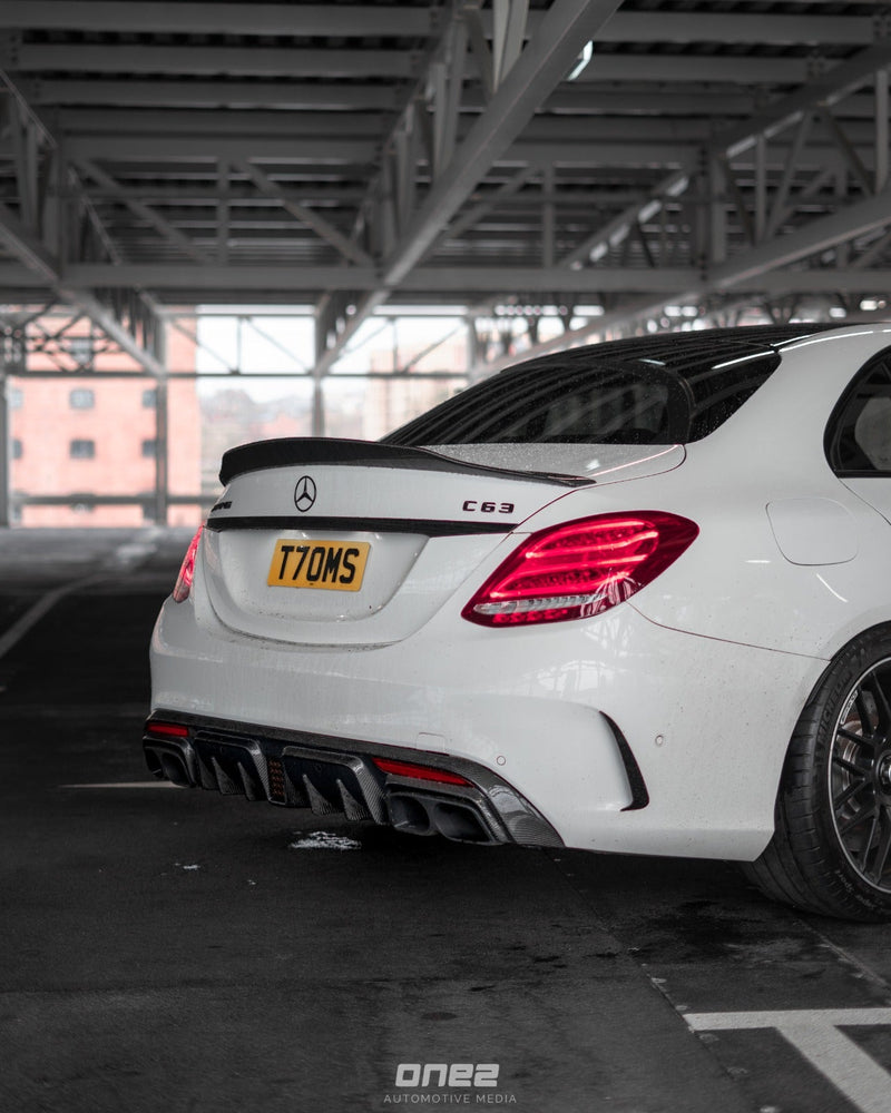 Load image into Gallery viewer, MERCEDES W205 C63 &amp; C63S SALOON 4DR CARBON FIBRE DIFFUSER &amp; EXHAUST TIPS - B STYLE - CT Carbon
